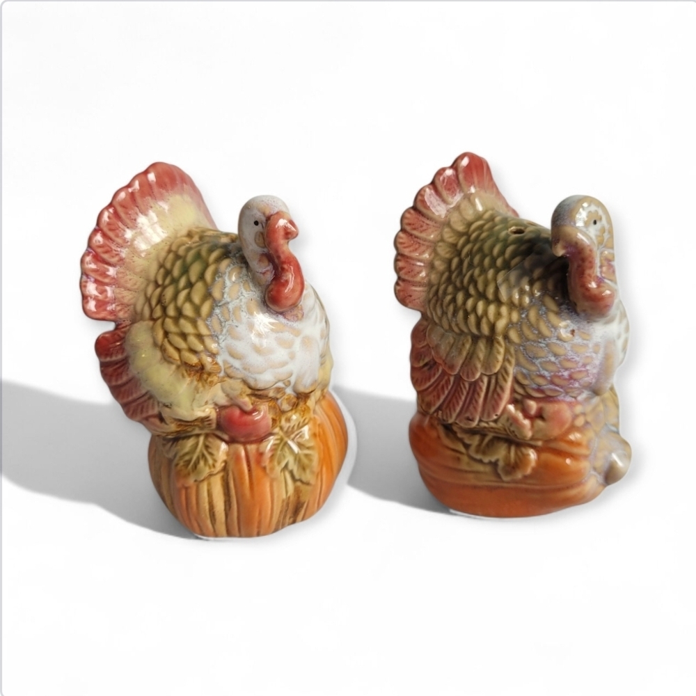Vintage Ceramuc Turkey Salt and Pepper Shakers Thanksgiving Decor